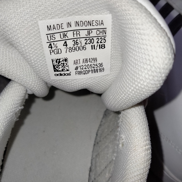 Adidas Shoes White & Black Size 4.5 - Picture 3 of 3